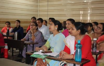 Teachers Training Workshop by Arti Ahluwalia in Manava Bhawna Public School 